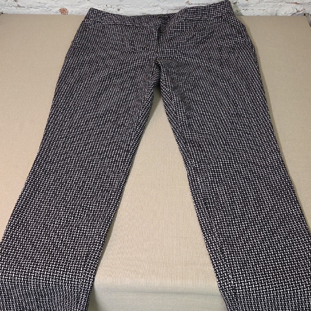 Express  Black and White Geometric Pants Sz 8